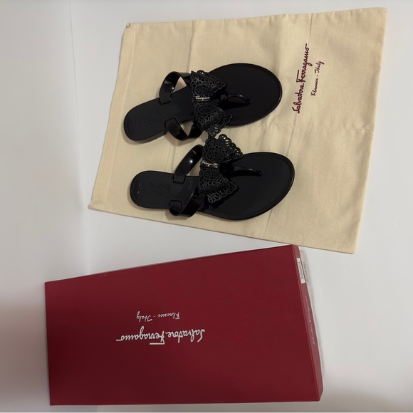 Salvatore Ferragamo Pandy Sandals - Picture 5 of 7